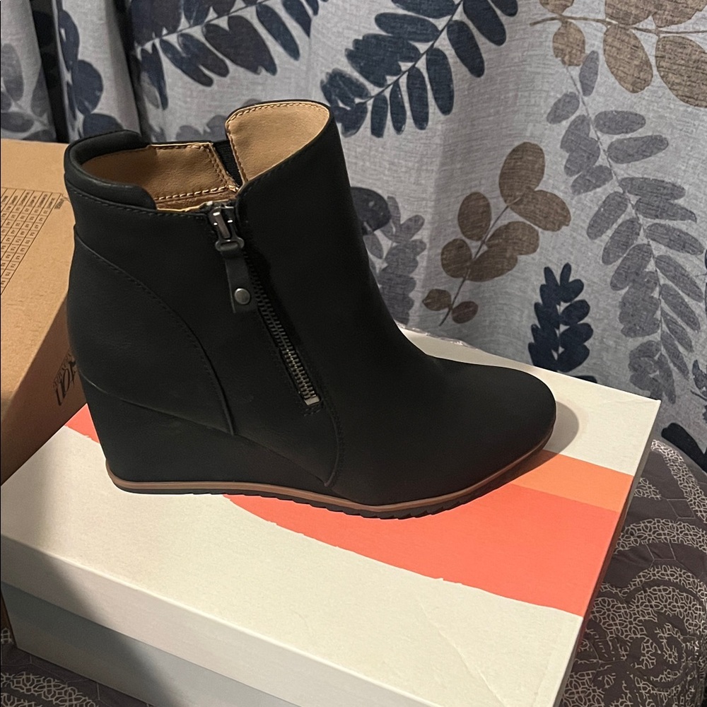 SOUL Naturalizer Black Ankle Booties